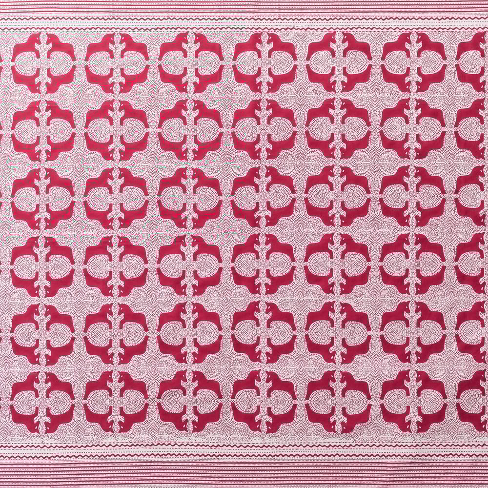 svenskt_tenn_duk_blocktryck_falar_fem_bomull_rod_150x250cm_maja_sten_1-722089953-rszww1000h1000-100