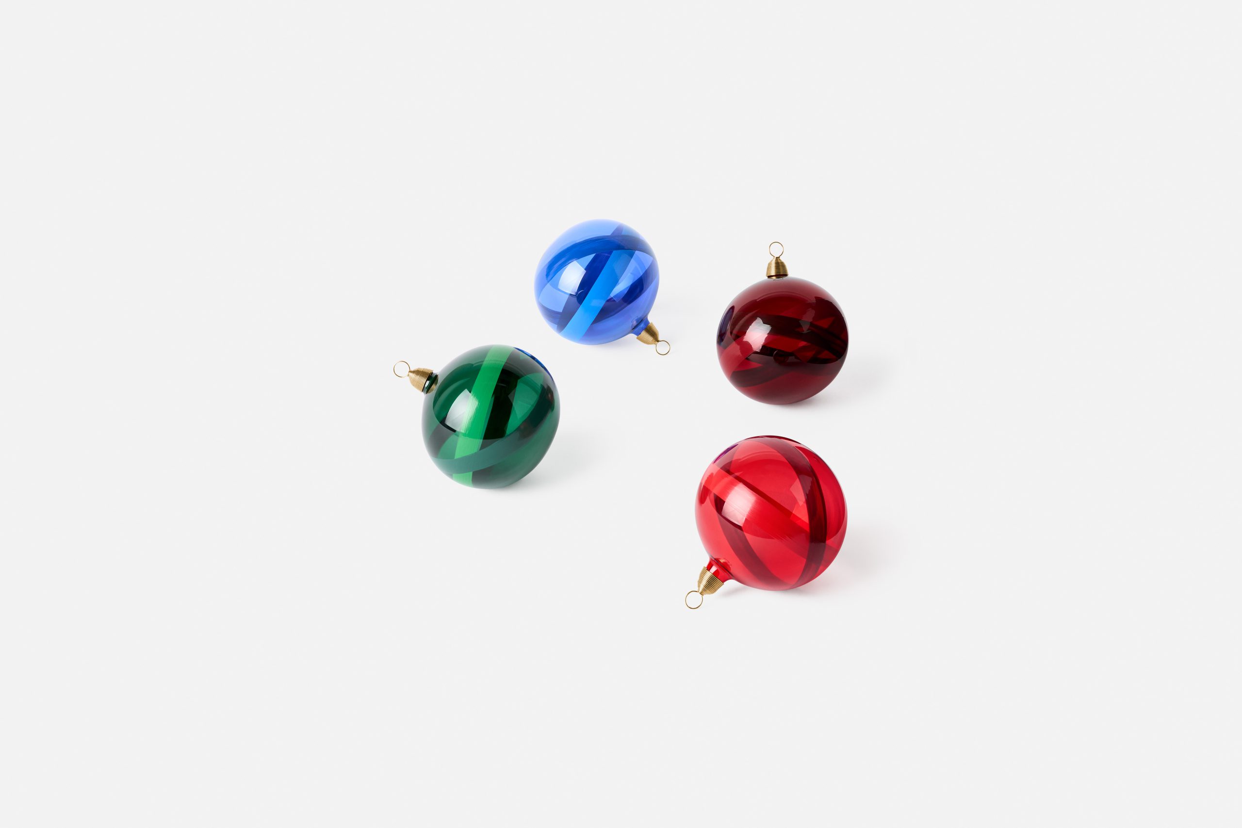 svenskt-tenn_susanna-barrett_decorative-accessories_glass-bauble-poison-multipack_multicoloured__glass_ø8-cm_115720_2