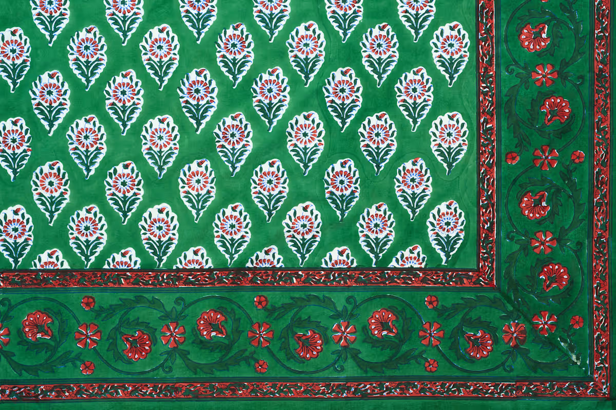 svenskt-tenn_svenskt-tenn_tablecloths-runners_tablecloth-provence_green__Cotton_width-160-cm-height-250-cm_115543_0_detail_qeipmg