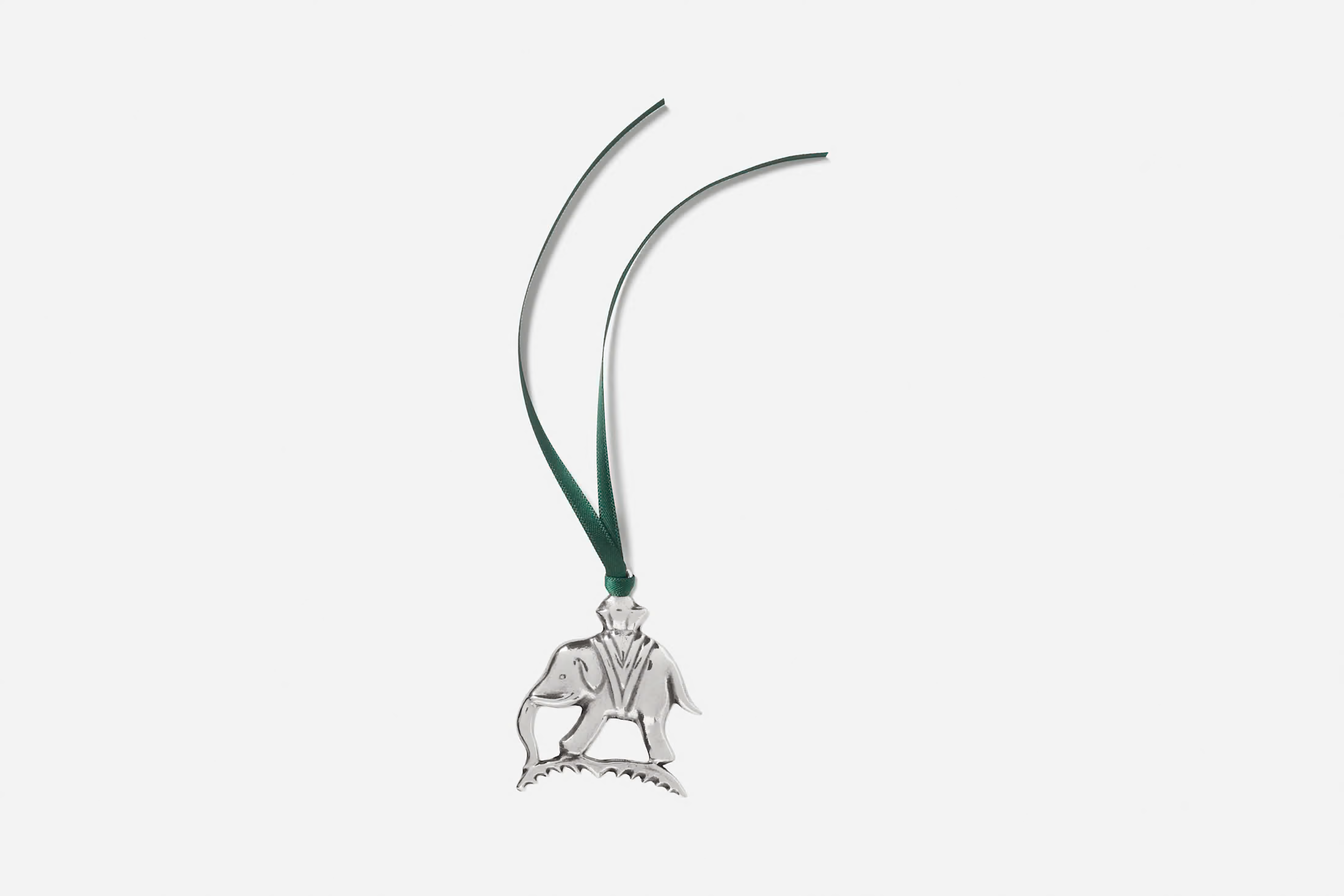 svenskt-tenn__accessories--pewter_annual-ornament-2024-elephant___metal--pewter__114243_0_bnelkb