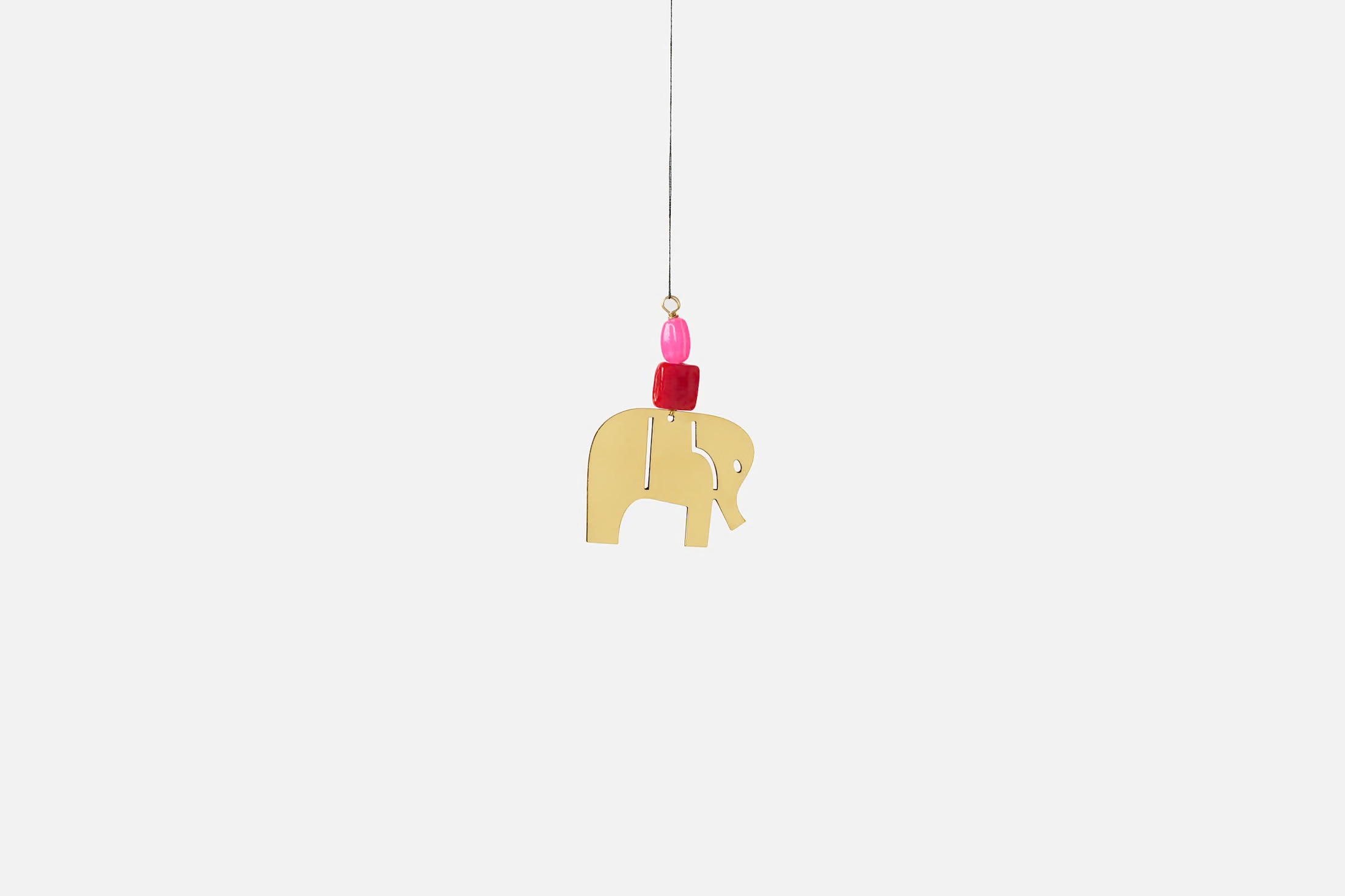 svenskt-tenn_nkuli-mlangeni-berg_decorative-accessories_ornament-love-letter_pink__brass--glass__116301_0_tjlrat